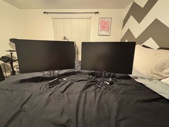 Pair of Viotek Monitors with Stands and power cords