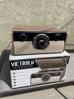 Victrola Metropolitan Record Player Music System