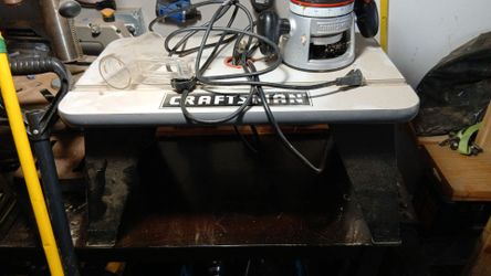 Carftsman router and table