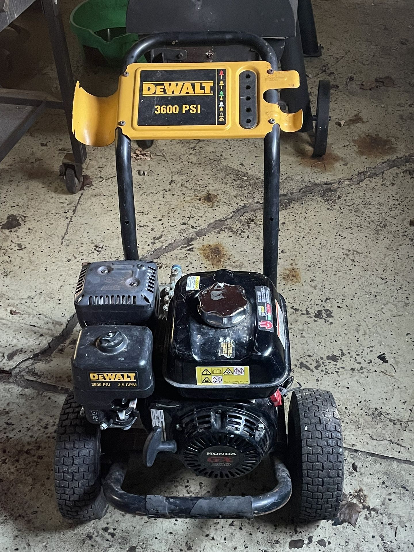 Dealt Pressure Washer