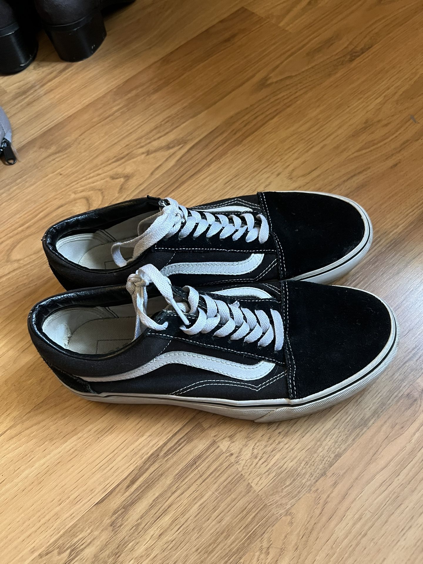 PLATFORM VANS