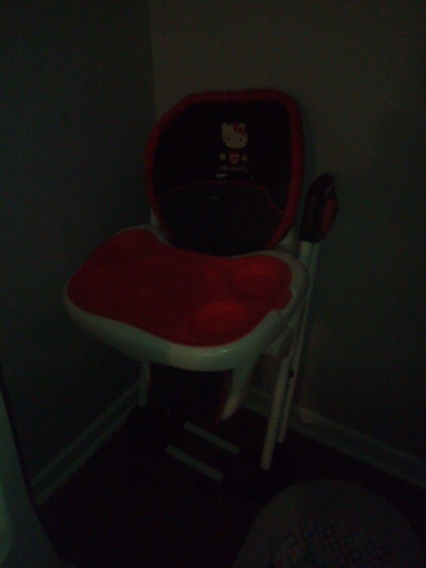Almost New My Little Kitty High Chair It's $130 Selling $60 It Goes Higher As Your Child Grow