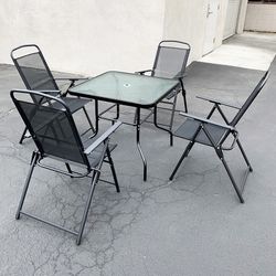 (New) $100 Patio 5 Piece Dining Set (32x32” Table and 4pc Folding Chairs) 
