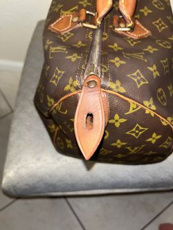 $385!!PRICE DROP!!AUTHENTIC Louis Vuitton Speedy 35 Monogram Handbag for  Sale in West Palm Beach, FL - OfferUp