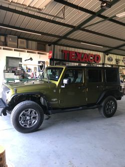 Jeep Wrangler Sahara Unlimited 4-Door