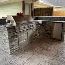 Outdoor Kitchen 
