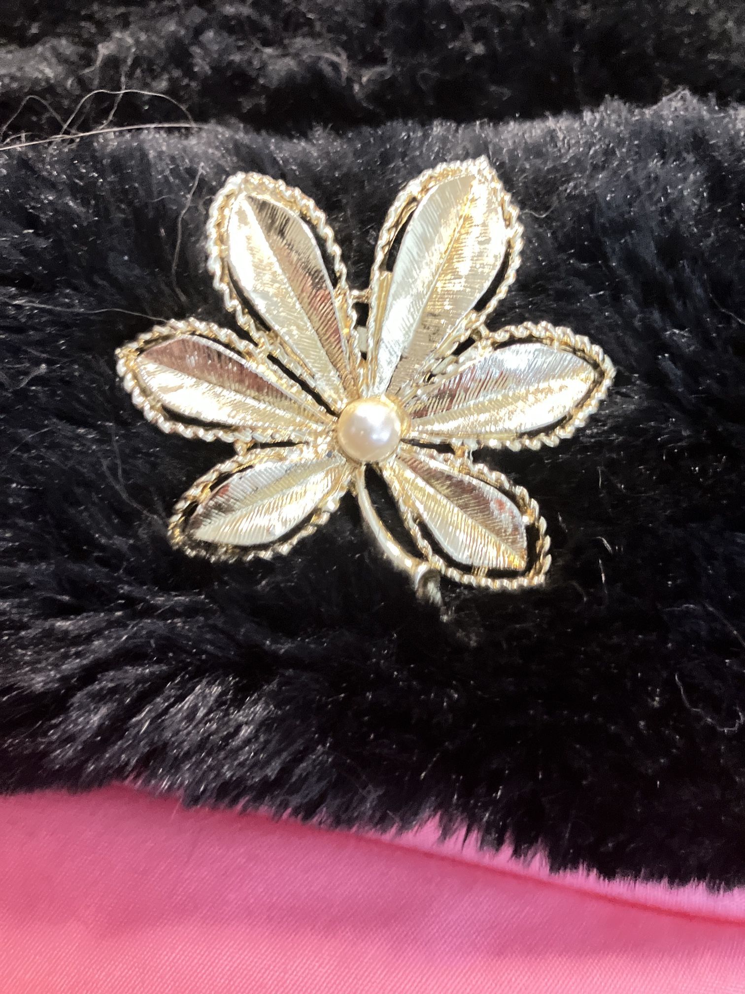 Vintage Chestnut Leaf brooch