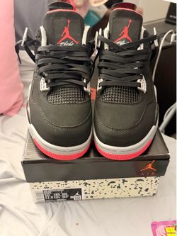 Air Jordan 4 Retro Bred Sneakers