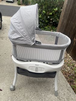 Graco Baby Bassinet