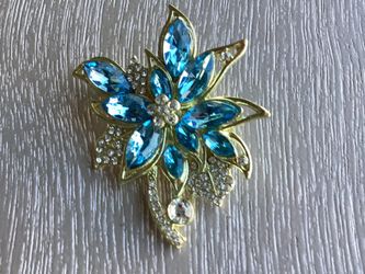 Sophisticated Golden Flower Brooch Adorned W/ Light Blue Stones & White Rhinestones
