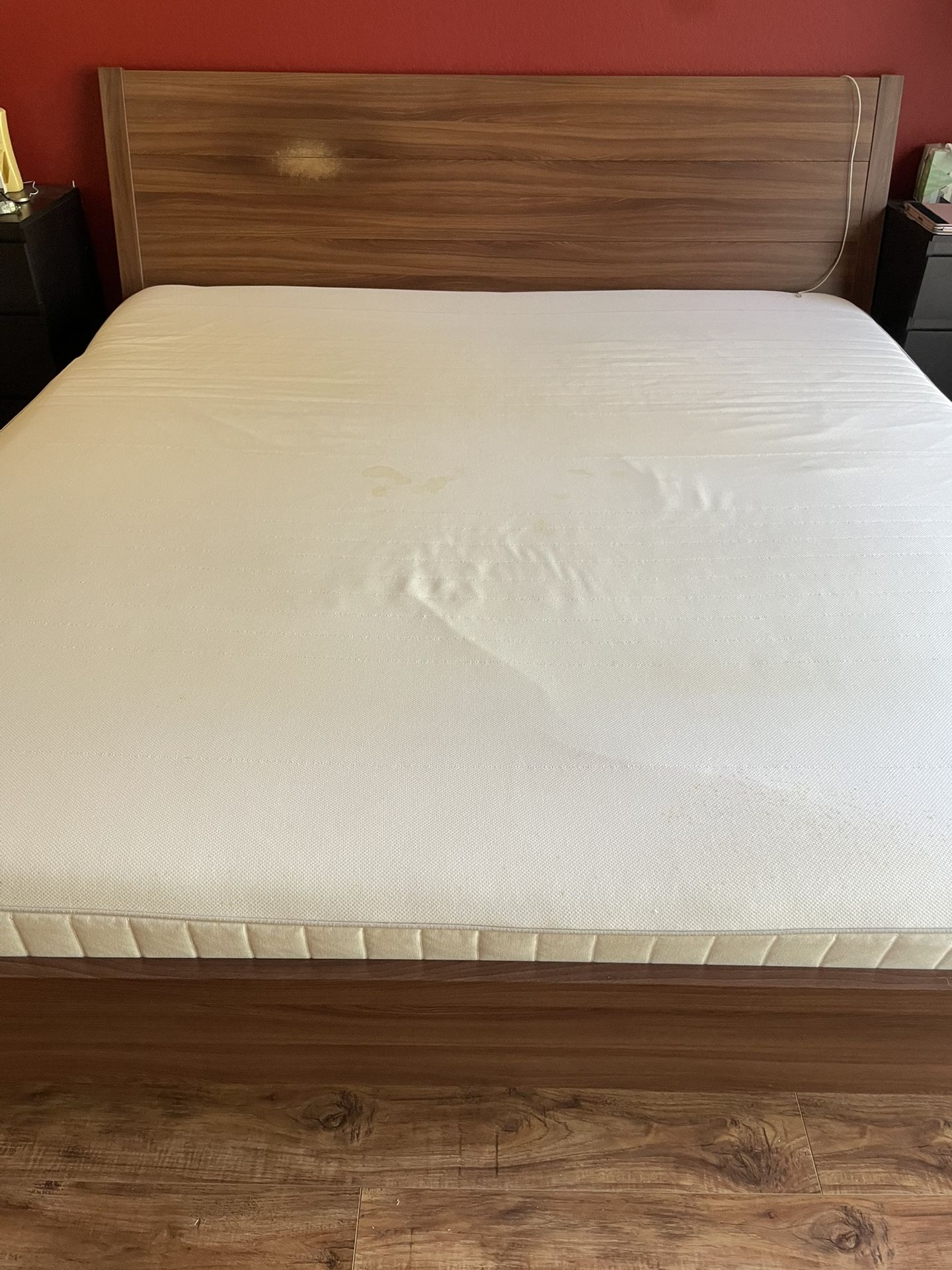 King Size Bed  With Foam Mattress