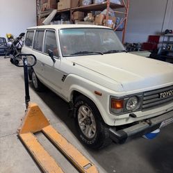 1986 Toyota Land Cruiser (Salvaged)