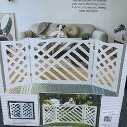 Wood Geometric White Pet Gate