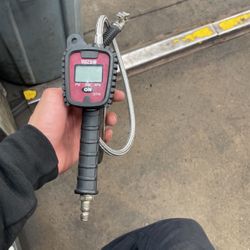 MATCO Digital Tire Inflator Gauge