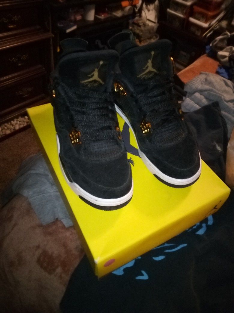 Jordan 4 Retro( Royalty)