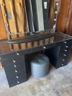 SlayStation® Pro Premium Vanity Table with Drawers