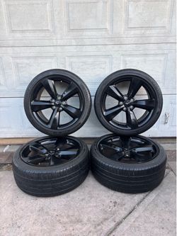 19 inch OEM 2023 Ford Mustang Wheels And Tires