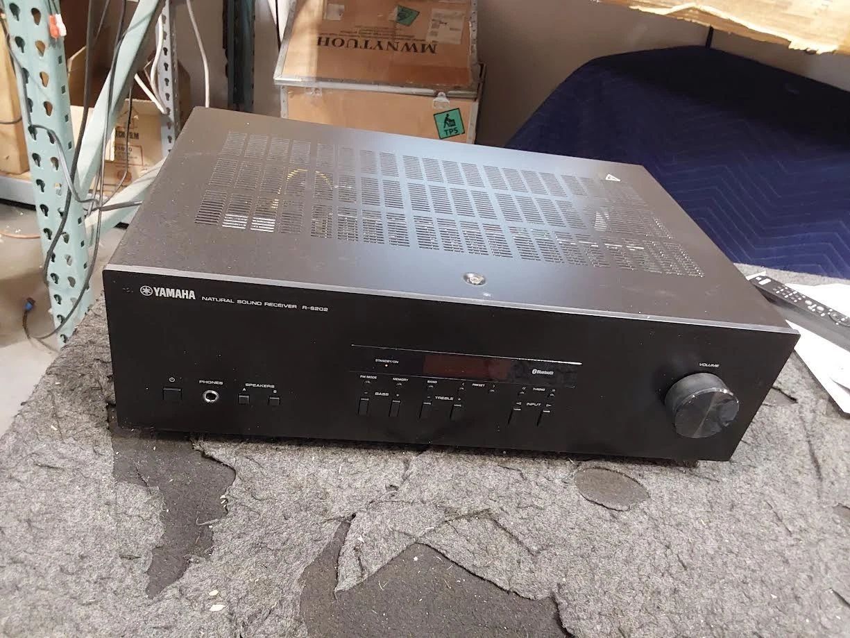 BC5RT  - Yamaha R-S202BL Natural Sound Stereo Hi-Fi Receiver