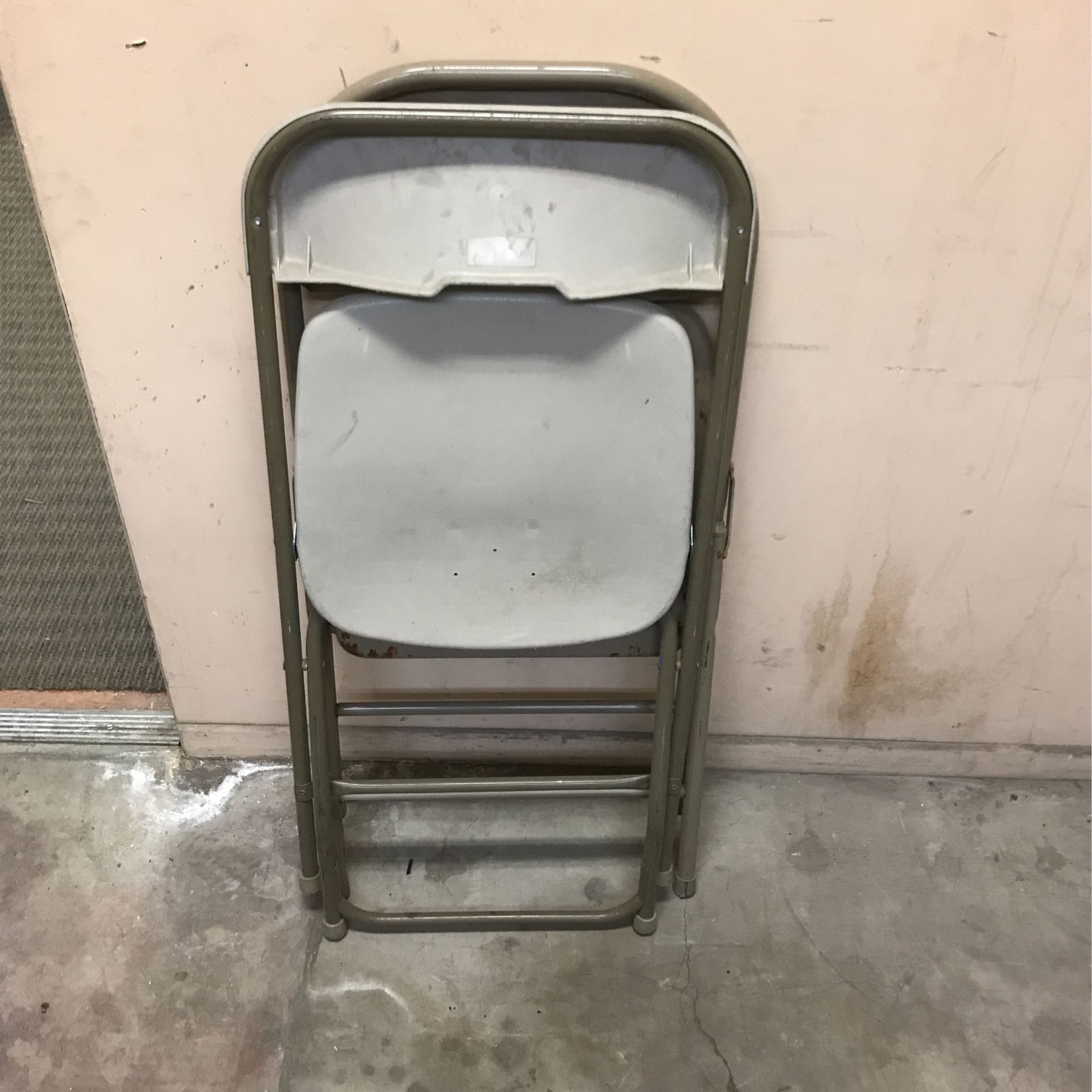 Folding Chairs 