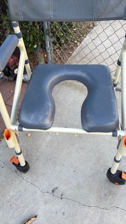 Portable toilet