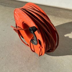 100ft Outdoor/indoor Extension Cord In Working Condition $20