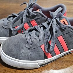 Women's Adidas Shoe Size 4.5