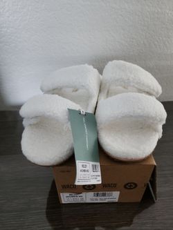 New  Women's sandals size (9D)