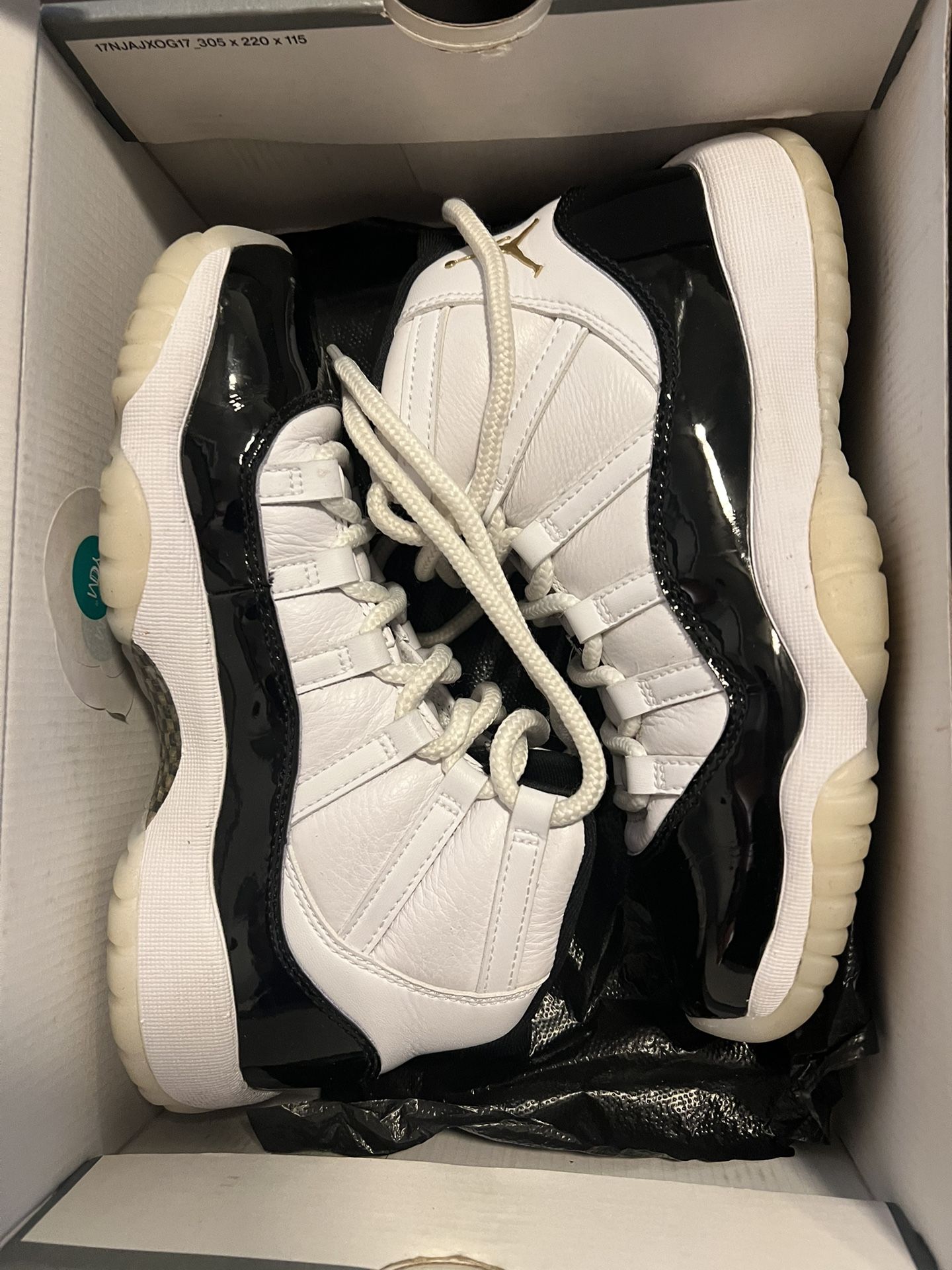 White Jordan 11 Retro