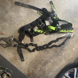Safety Harness And Lanyard 
