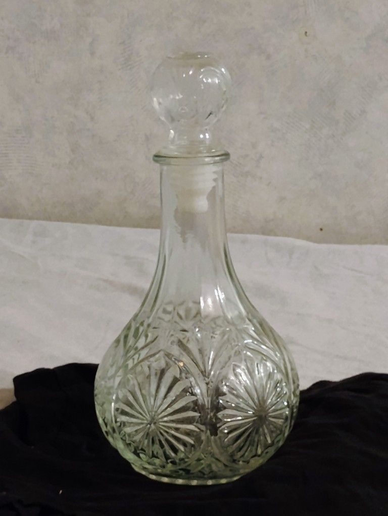 Vintage Clear Cut Glass Starburst Decanter