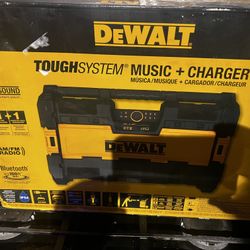 Dewalt Tough System Blue Tooth Radio And Charger 