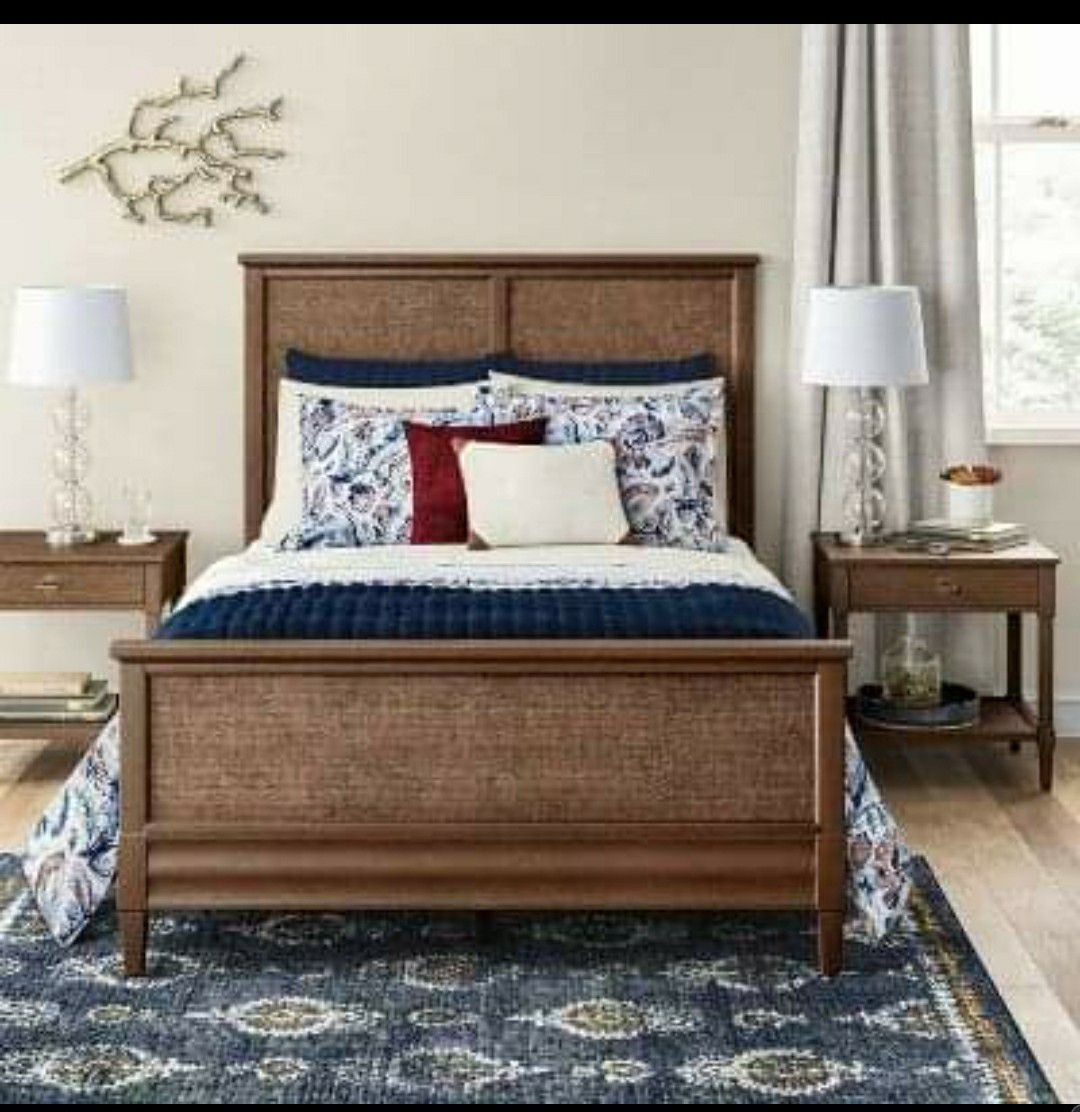 Full size Wicker wood bed