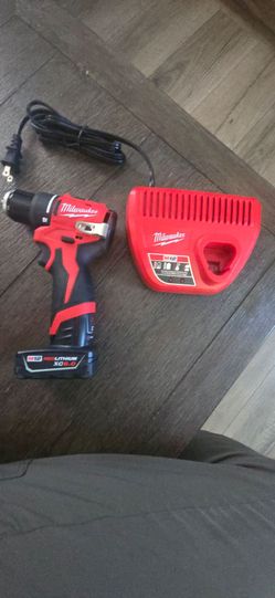 M12 milwakuee drill set
