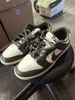 Nike Dunk low Olive size 11