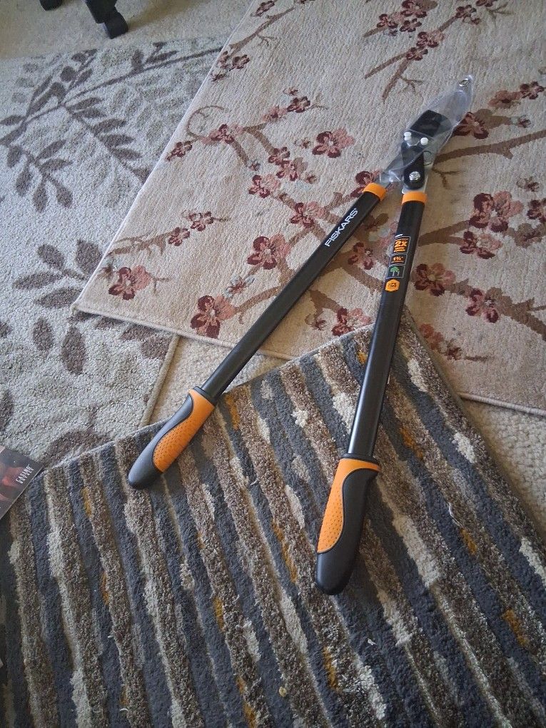 Fiskars Lopper. New 1 3/4"cut