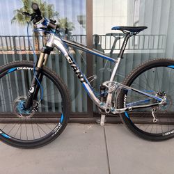 Giant Anthem 29er 1 mountain bike size M ,shimano XT ,dt swiss
