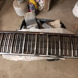 1988-91 Jeep Cherokee CENTER GRILL