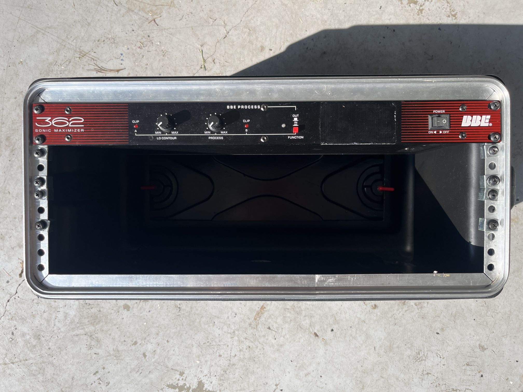BBE Sonic Maximizer + SKB 4 space rack case