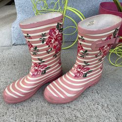Womens Rain Boots Size 8👢 Botas