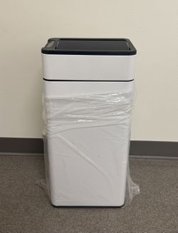 10.6 Gallon Metal Trash Can (white)