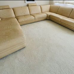 Natuzzi Plaza sofa 6pc Sectional With Foot Rest