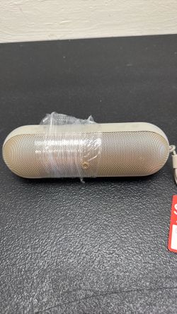Beats pill champagne