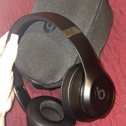 Beats Solo 4