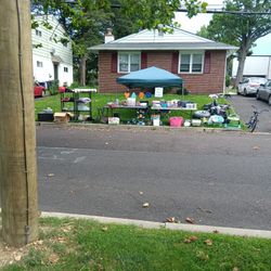 Yard Sale 2143 Stratford Ave
