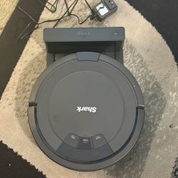 SHARK ION Wi-Fi Connected Robot 