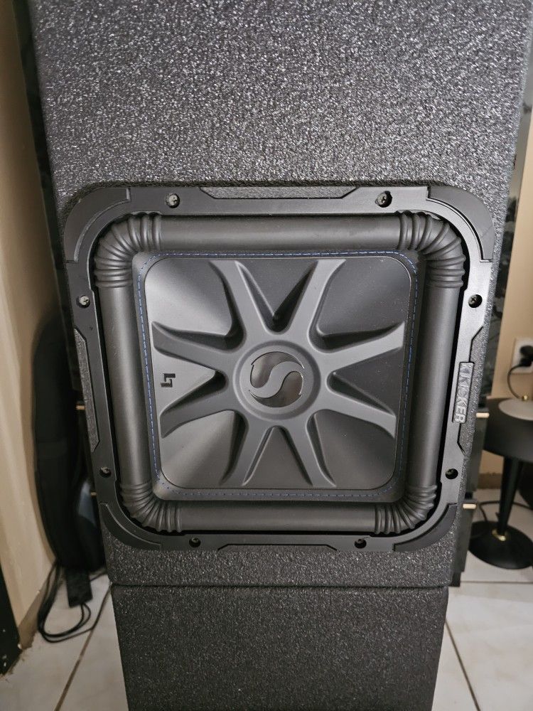 1 KICKER SPEAKER L7