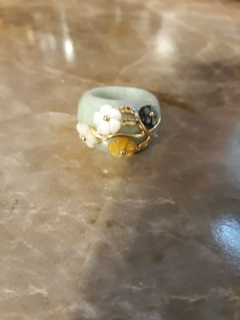 Solid jade ring size 7
