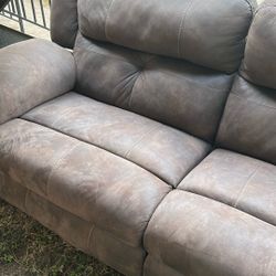 Recliner Sofa Must Go Immediately 