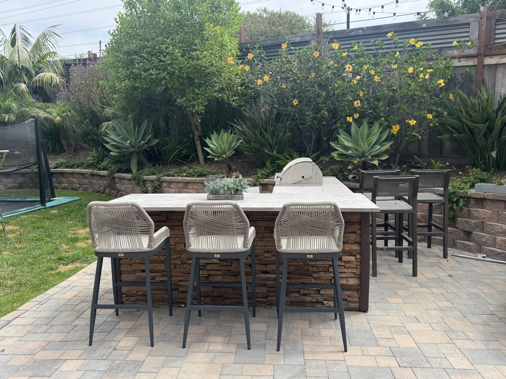 PURPLE LEAF 2 Pieces Bar Stools Patio Modern Rattan Barstools Aluminum Woven Tall Bar Chairs with Cushions for Outdoor Kitchen Island Garden