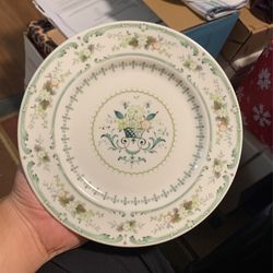 Vintage Royal Solution Provençal TC1034 8 Inch Salad Plate Made In England